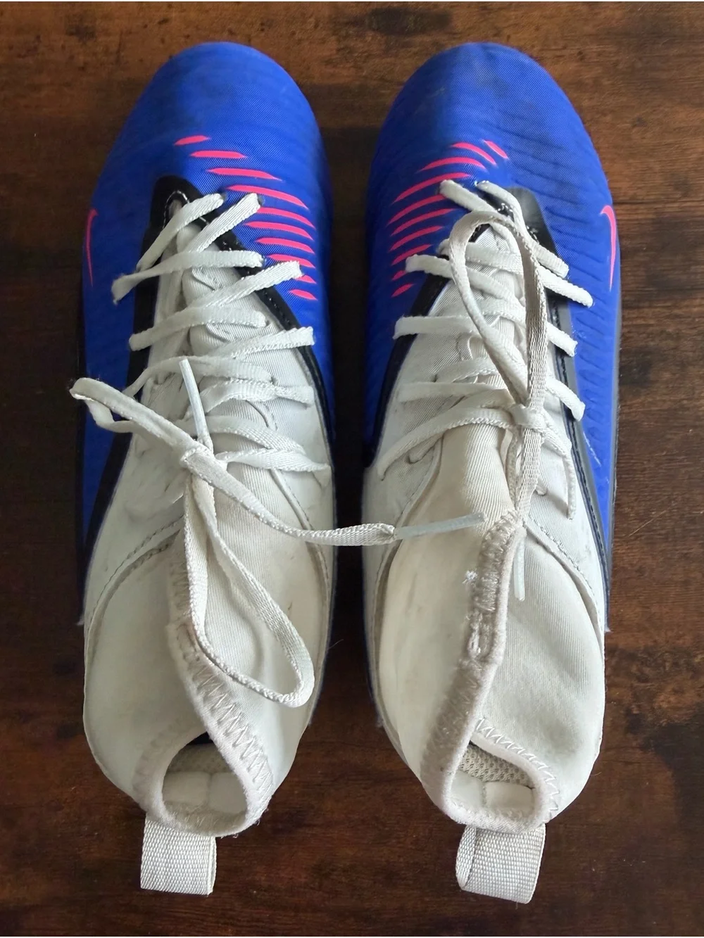 Nike Phantom Youth Soccer Cleats Size 5 – Blue Pink White